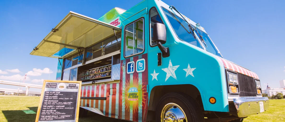 Easy Slider food truck in Dallas, offering a variety of gourmet sliders with a colorful, inviting exterior