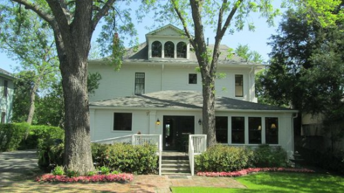 Uptown Dallas Hotels: Corinthian Bed And Breakfast for Bachelorette Party Getaway